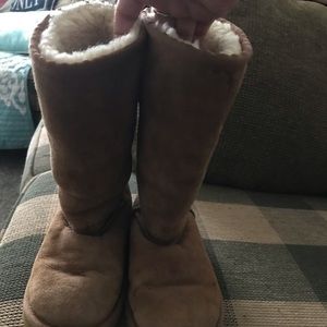 Uggs kids boots sz 1
